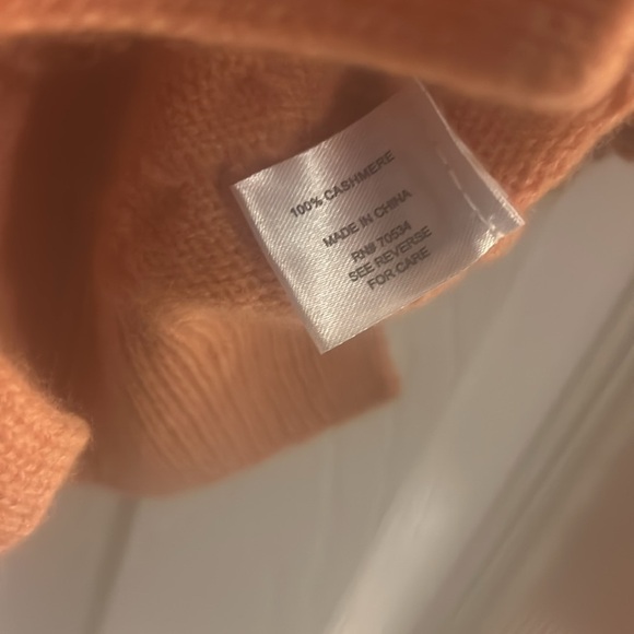 Orvis Women’s Cashmere Sweater - Picture 4 of 4